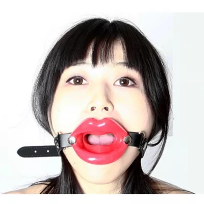Кляп с кольцом губами "SMV Lip Open Ring Red"