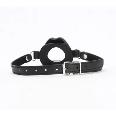 Кляп с кольцом губами "SMV Lip Open Ring Black"